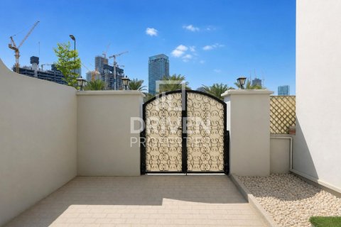Villa de 4 chambres à District 15, UAE No. 221491 19