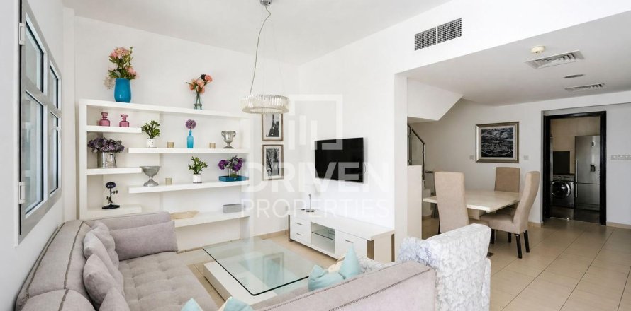 Villa de 4 chambres à District 15, UAE No. 221491
