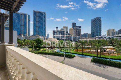 Villa de 4 chambres à District 15, UAE No. 221491 26