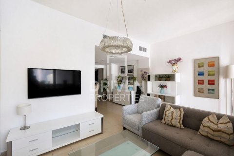 Villa de 4 chambres à District 15, UAE No. 221491 4