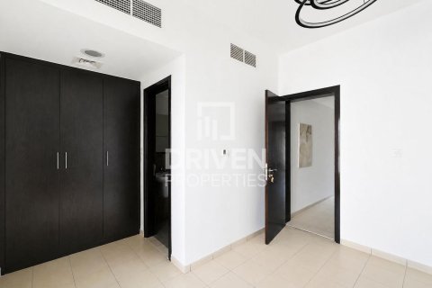 Villa de 4 chambres à District 15, UAE No. 221491 6