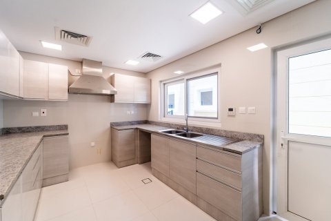6 bedrooms Villa in Dubai, UAE No. 217147 24