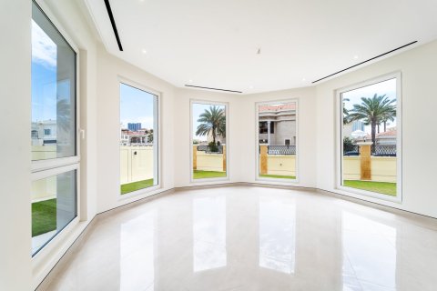 6 bedrooms Villa in Dubai, UAE No. 217147 3