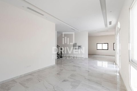 Villa de 5 dormitorios en Nadd Al Sheba, UAE No. 204766 4
