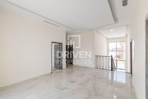 Villa de 5 dormitorios en Nadd Al Sheba, UAE No. 204766 5