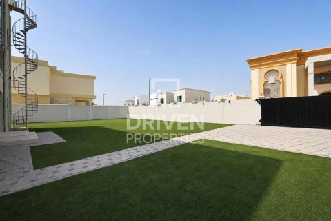 Villa de 5 dormitorios en Nadd Al Sheba, UAE No. 204766 28
