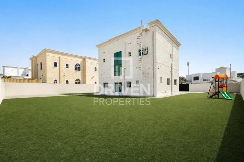 Villa de 5 dormitorios en Nadd Al Sheba, UAE No. 204766 29