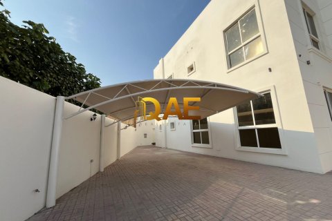 Villa de 7 chambres à Dubai, UAE No. 52036 16