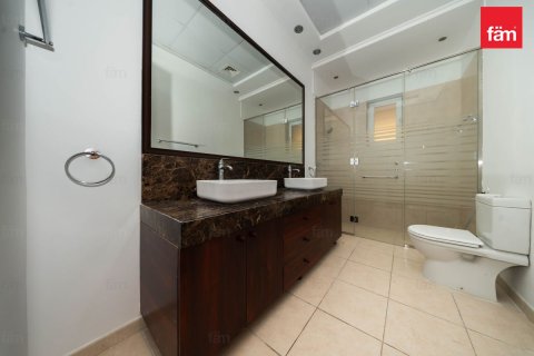 1393.5m² Office in Umm Suqeim, UAE No. 203085 13