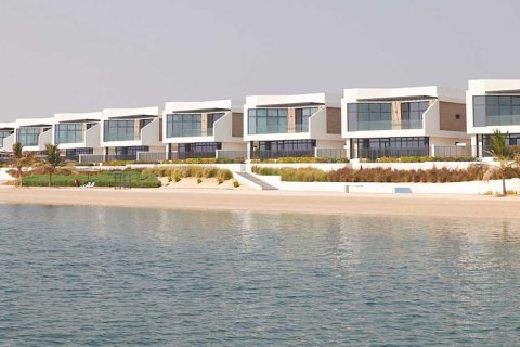 4 bedrooms Townhouse in Ras Al Khaimah, UAE No. 183934 6