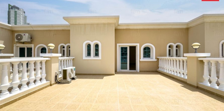 2 bedrooms Townhouse in Dubai, UAE No. 167213