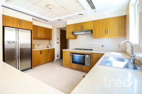 3 bedrooms Villa in Regional, UAE No. 220788 4