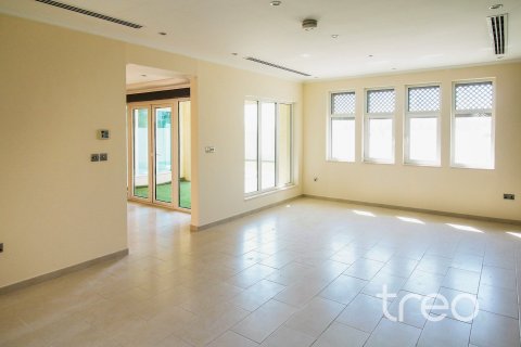 3 bedrooms Villa in Regional, UAE No. 220788 5