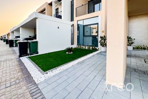 4 bedrooms Villa in EMAAR South, UAE No. 220908 5