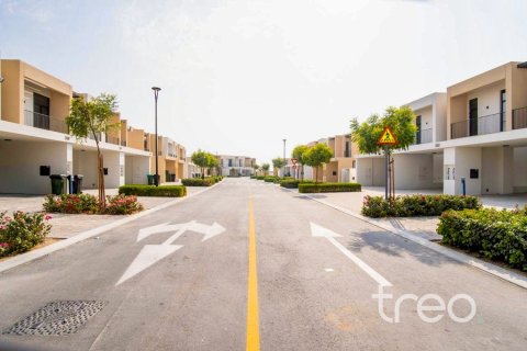 4 bedrooms Villa in EMAAR South, UAE No. 220908 23
