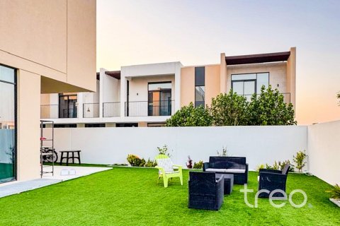 4 bedrooms Villa in EMAAR South, UAE No. 220908 26