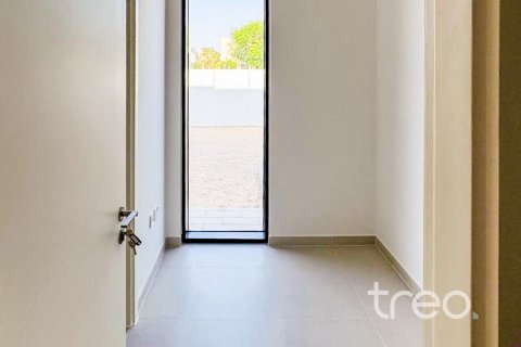 4 bedrooms Villa in EMAAR South, UAE No. 220908 21