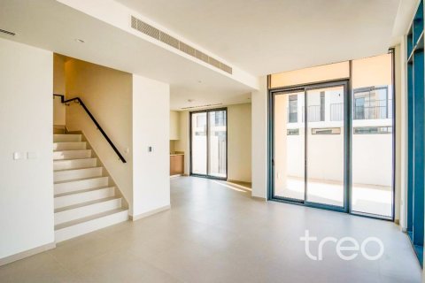 4 bedrooms Villa in EMAAR South, UAE No. 220908 6