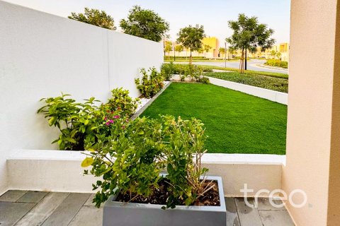 4 bedrooms Villa in EMAAR South, UAE No. 220908 3