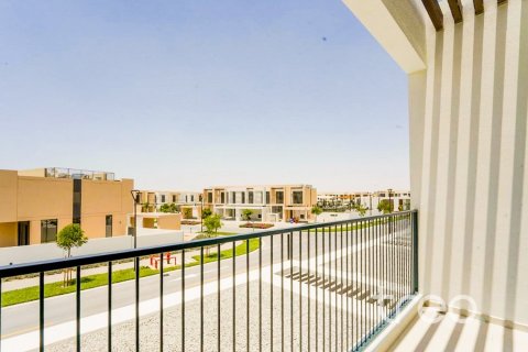 4 bedrooms Villa in EMAAR South, UAE No. 220908 16