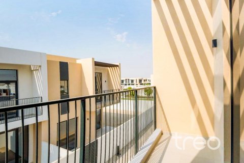 4 bedrooms Villa in EMAAR South, UAE No. 220908 17