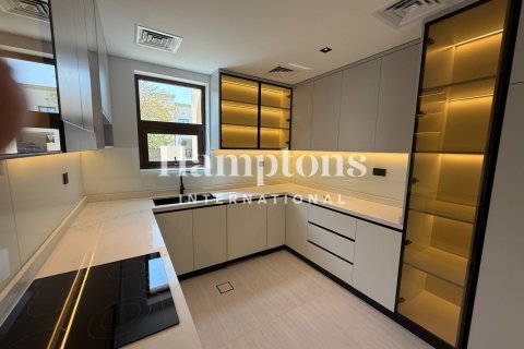 Villa de 4 dormitorios en Bella Casa, UAE No. 223825 10