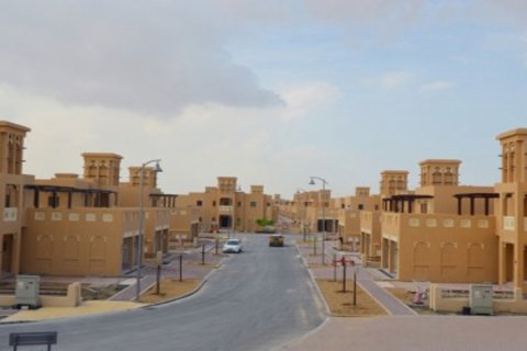 Land de 1878.685m² à Al Furjan, UAE No. 3651 4