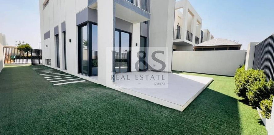 Townhouse de 4 dormitorios en Dubai, UAE No. 113356