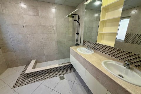 5 bedrooms Villa in The Villa, UAE No. 213064 12