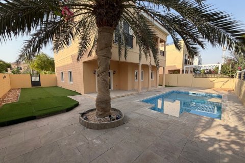 5 bedrooms Villa in The Villa, UAE No. 213064 4