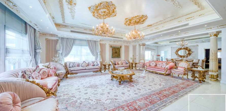 5 bedrooms Villa in Jumeirah 3, UAE No. 211068