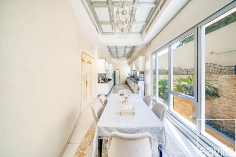 5 bedrooms Villa in Jumeirah 3, UAE No. 211068 25