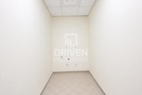 Квартира с 3 спальнями в Motor City, ОАЭ №218656 14
