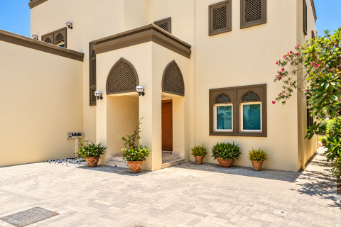 3 bedrooms Villa in Jumeirah Park, UAE No. 221633