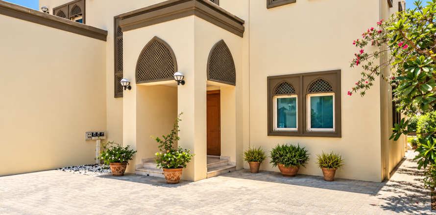 3 bedrooms Villa in Jumeirah Park, UAE No. 221633