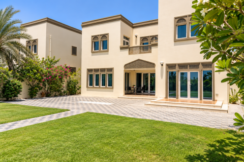 3 bedrooms Villa in Jumeirah Park, UAE No. 221633 8