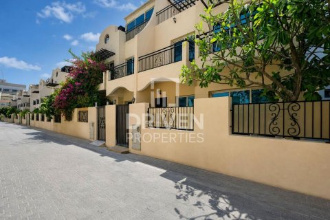 3 bedrooms Townhouse in District 10, UAE No. 218700 24