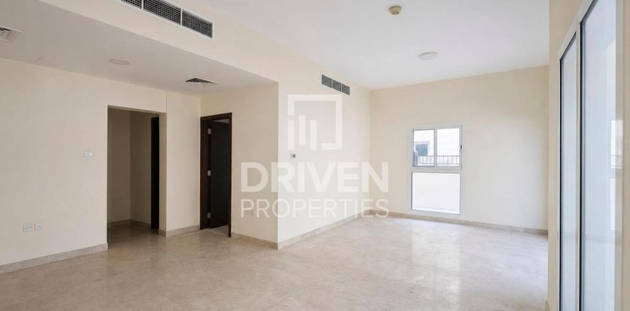 3 bedrooms Townhouse in District 10, UAE No. 218700