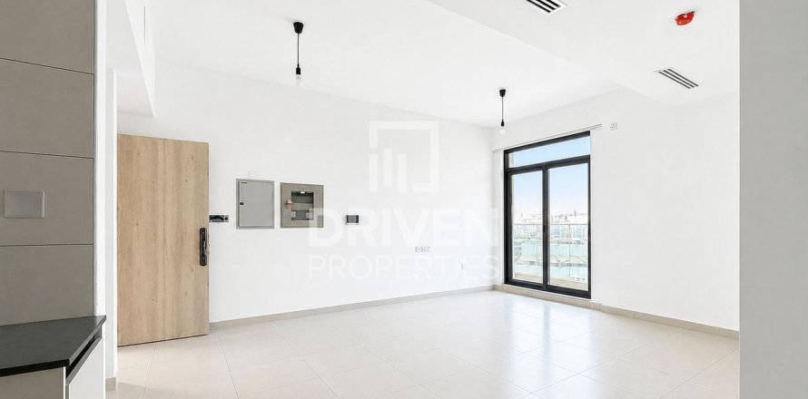 Квартира с 1 спальней в Dubai Residence Complex, ОАЭ №223092