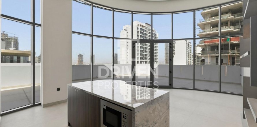 2 bedrooms Apartment in District 10, UAE No. 212806