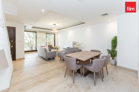 4 bedrooms Townhouse in Dubai, UAE No. 166915