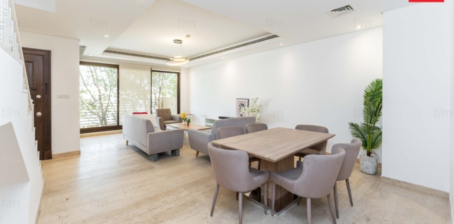 4 bedrooms Townhouse in Dubai, UAE No. 166915