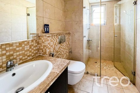 Villa de 3 chambres à Legacy, UAE No. 222763 4