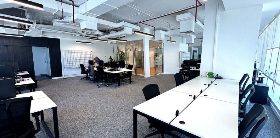 228.4m² Office in Dubai, UAE No. 164440