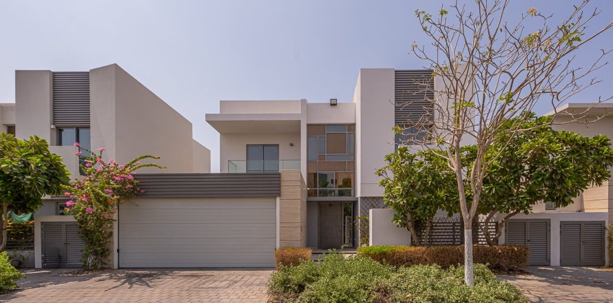 Villa de 4 chambres à Muwaileh Commercial, UAE No. 207545