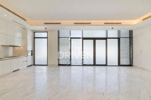 4 bedrooms Villa in District One, UAE No. 226239 3