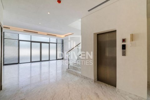 4 bedrooms Villa in District One, UAE No. 226239 7