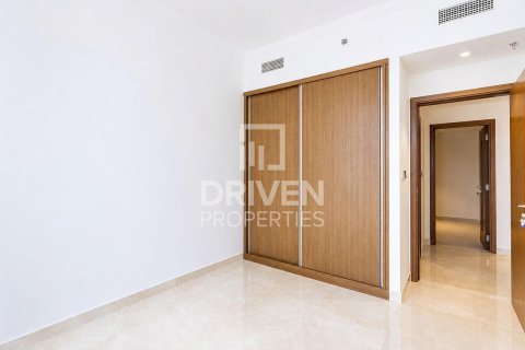 Duplex de 3 dormitorios en EMAAR Beachfront, UAE No. 221507 8