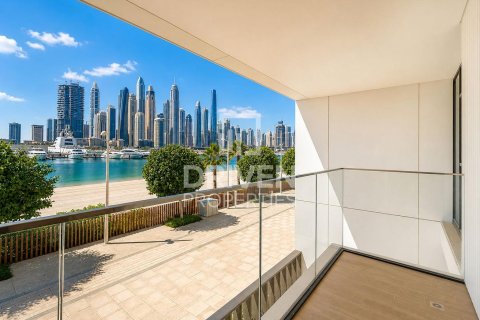 Duplex de 3 dormitorios en EMAAR Beachfront, UAE No. 221507 13