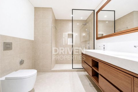 Duplex de 3 dormitorios en EMAAR Beachfront, UAE No. 221507 10